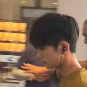 日韩视频免费一区三区
